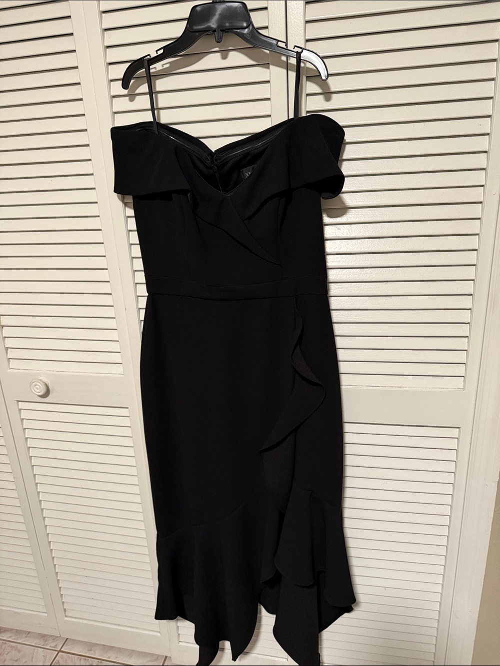 Elegant Black Off-Shoulder Ruffle Dress